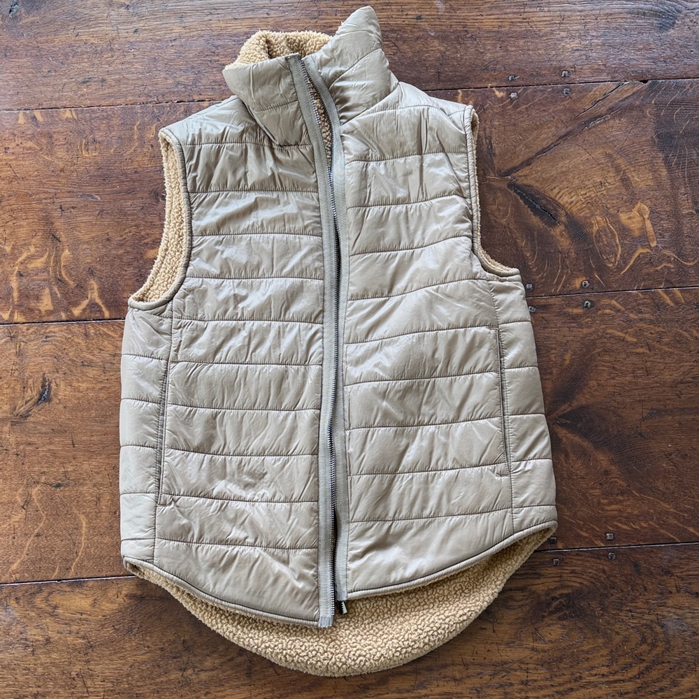 Varley Tan Quilted Reversible Vest